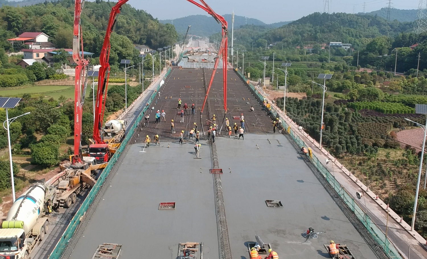 洞株路改擴建項目橋面施工3_副本.jpg