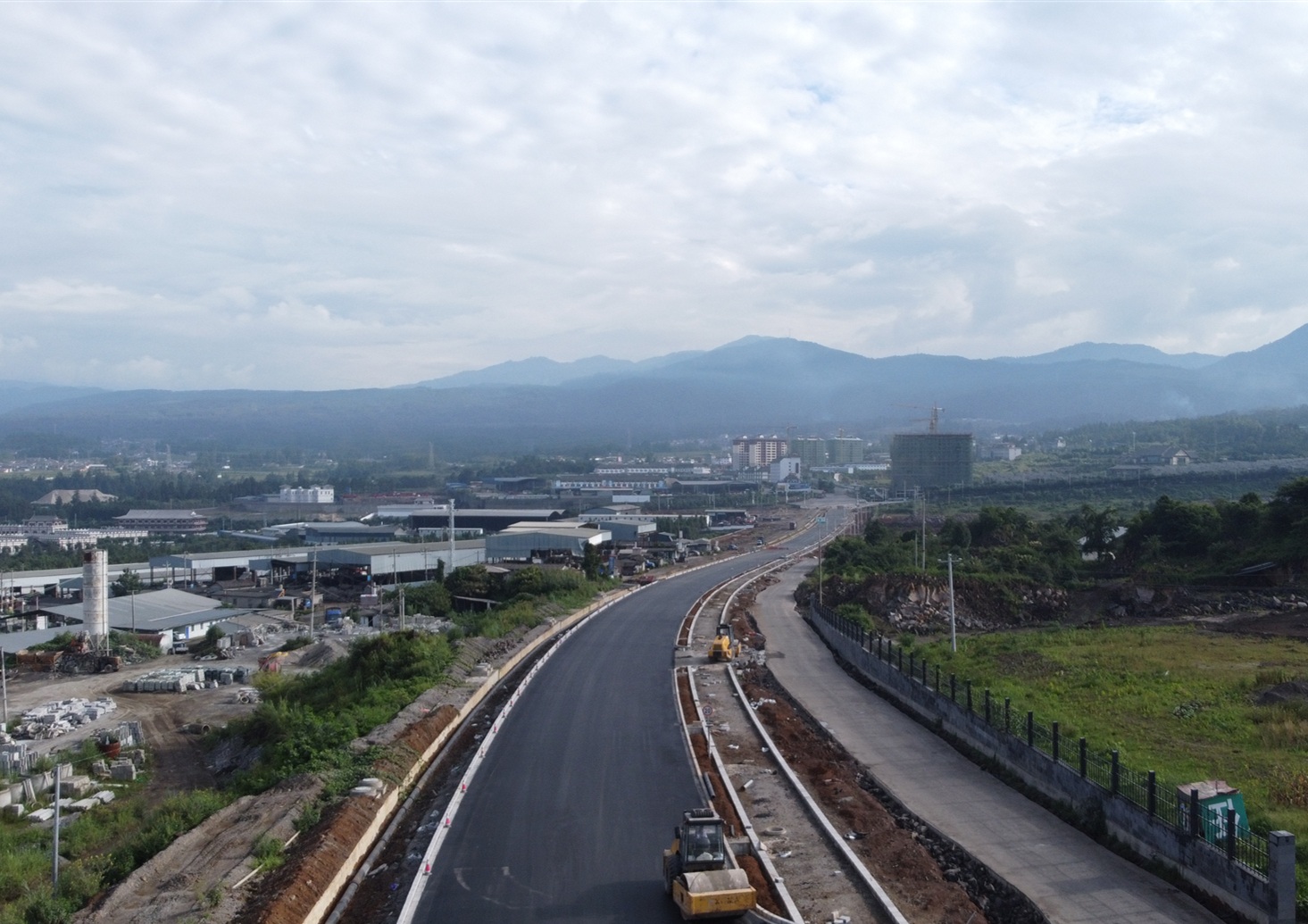 20211012972260.jpg 已完成路面現(xiàn)狀_副本.jpg