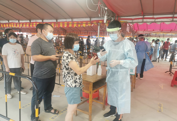 20220712 請黨放心、抗疫有我——中山坦洲項(xiàng)目助力當(dāng)?shù)匾咔榉揽?圖2.jpg