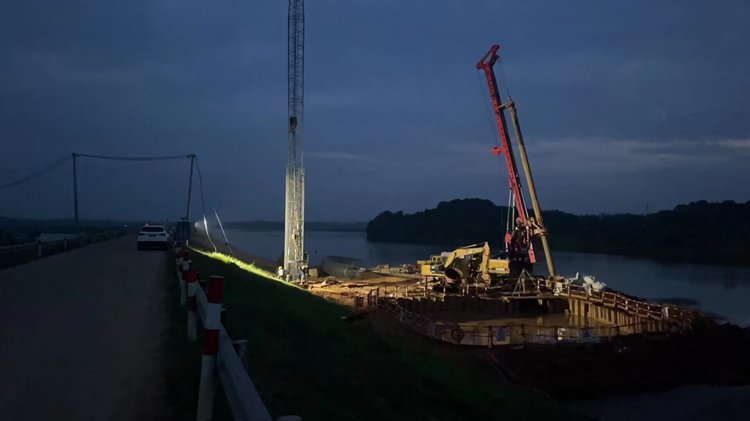 20230831488841.jpg 20230825 益常六標(biāo)向陽(yáng)河2號(hào)特大橋水中首樁順利完成澆筑.jpg